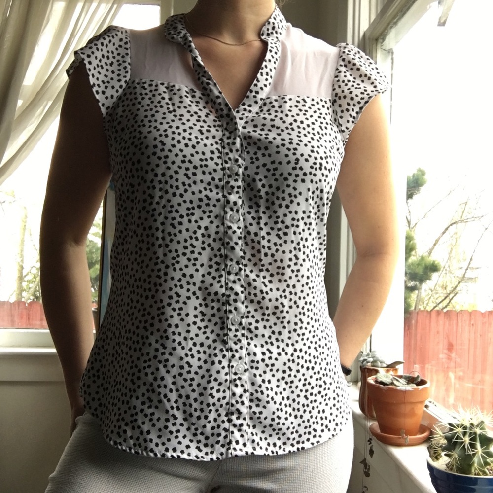 Express White and Black XS Blouse